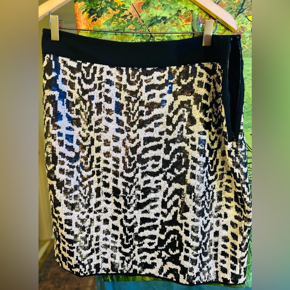 The Limited: Black & White Animal Print Sequin Lined Pencil Skirt - Picture 7 of 9